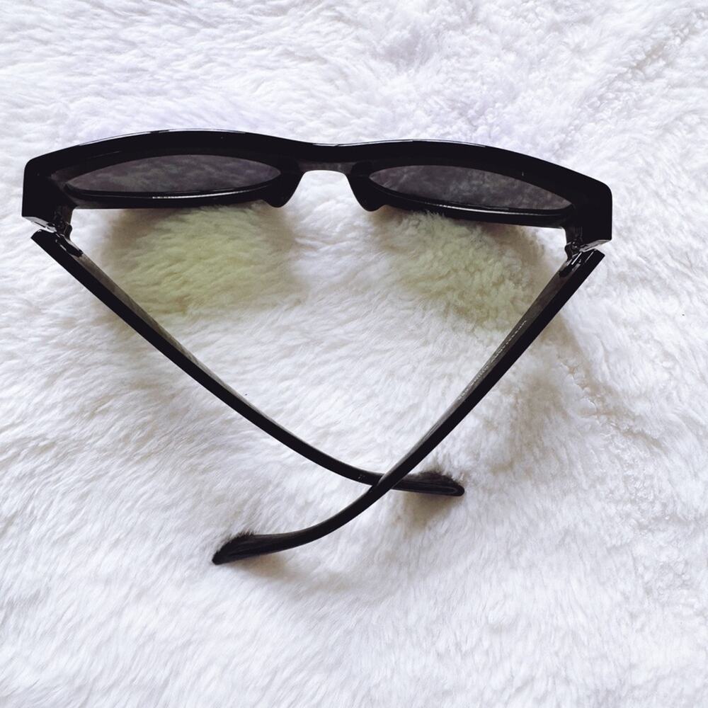 Faye Mirrored Purple with Black Rim Sunglasses - Picture 14 of 16